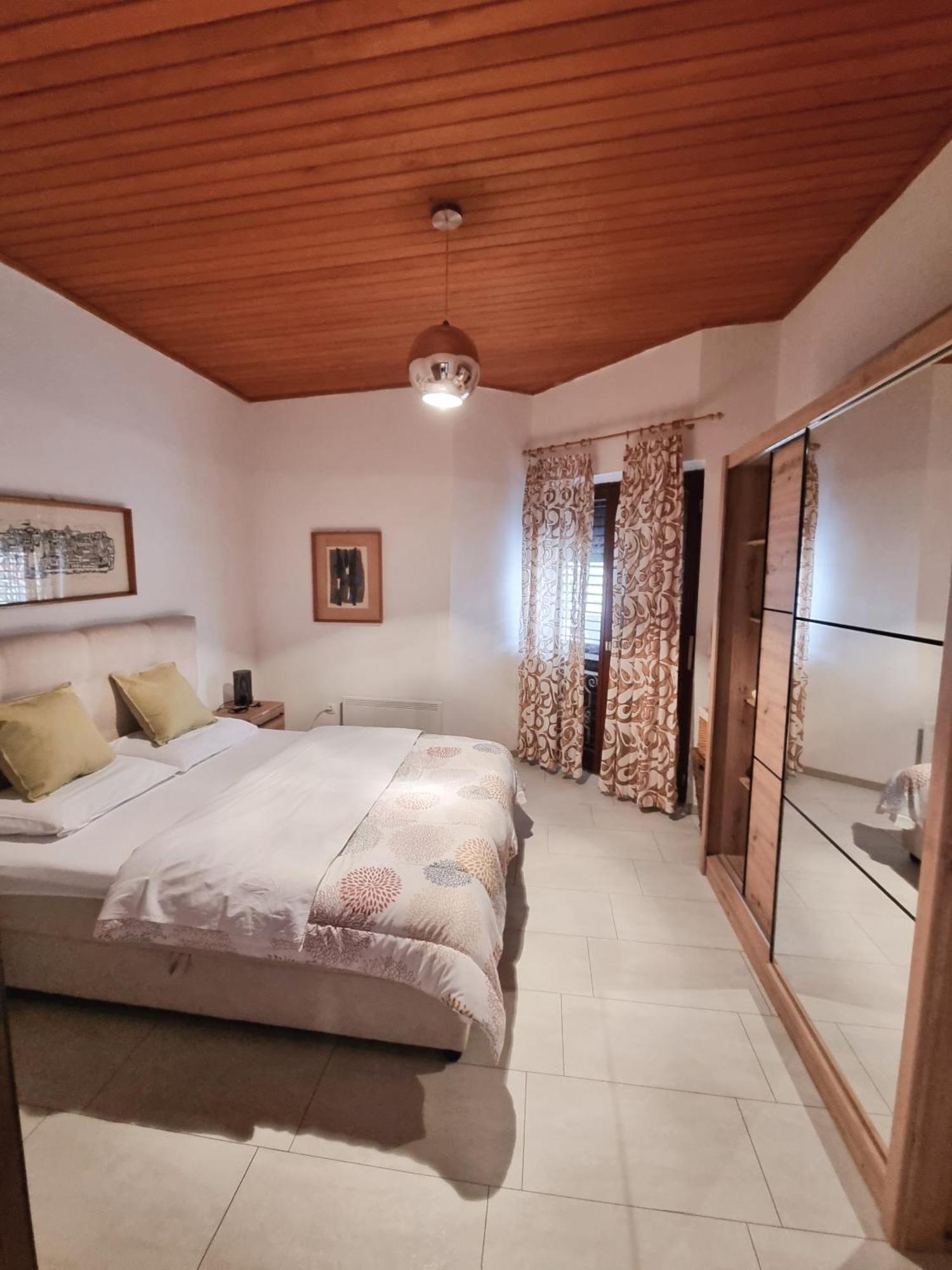Villa Zlata - Holiday House Baska  Room photo